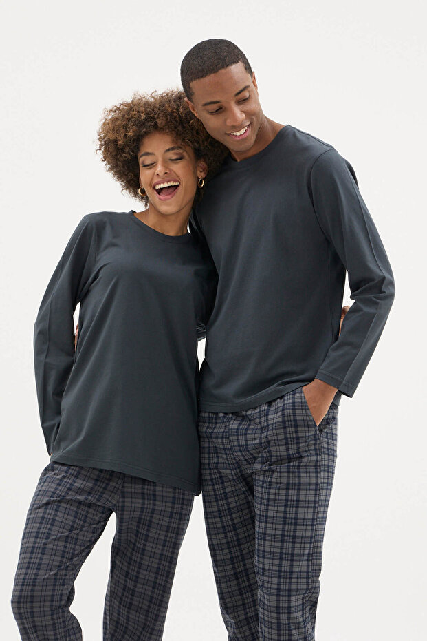 Valentine's Day Concept Women's and Men's 2-Piece Pajama Set Special for Couples