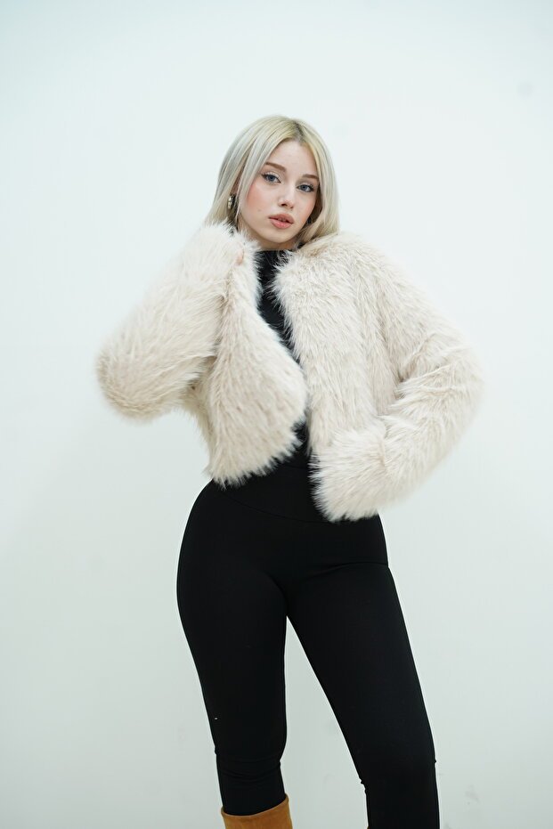 ÖNÜ KOPÇELİ KÜRK - 1