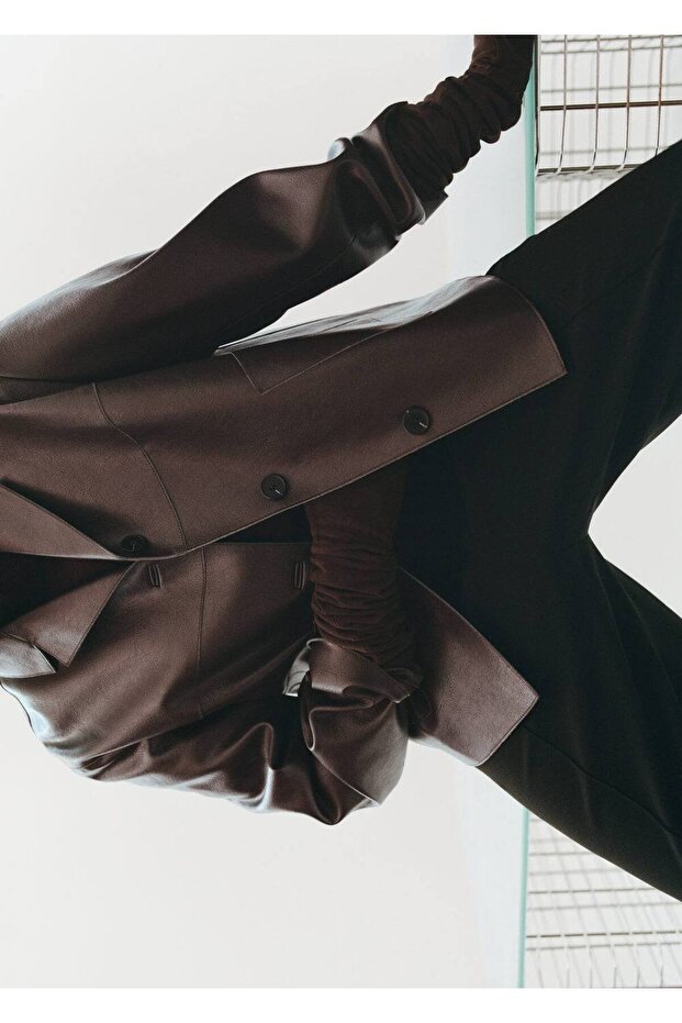 Deri görünümlü cepli ceket - 5