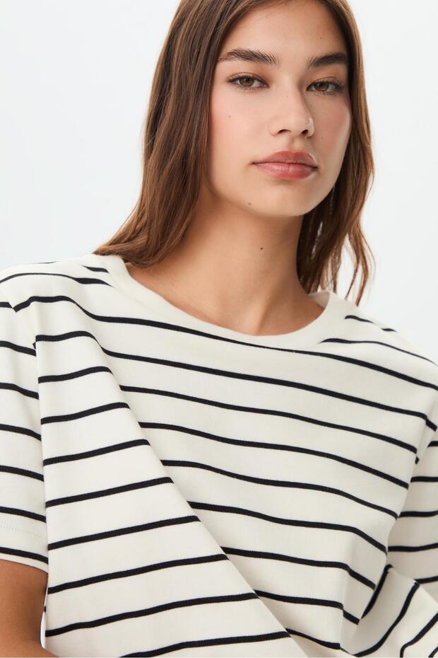 Basic Regular Fit Çizgili Kalın T-shirt - 3