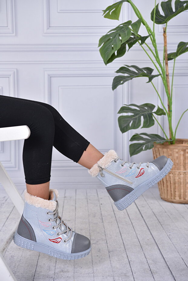 Kürklü Çocuk Botu - 2