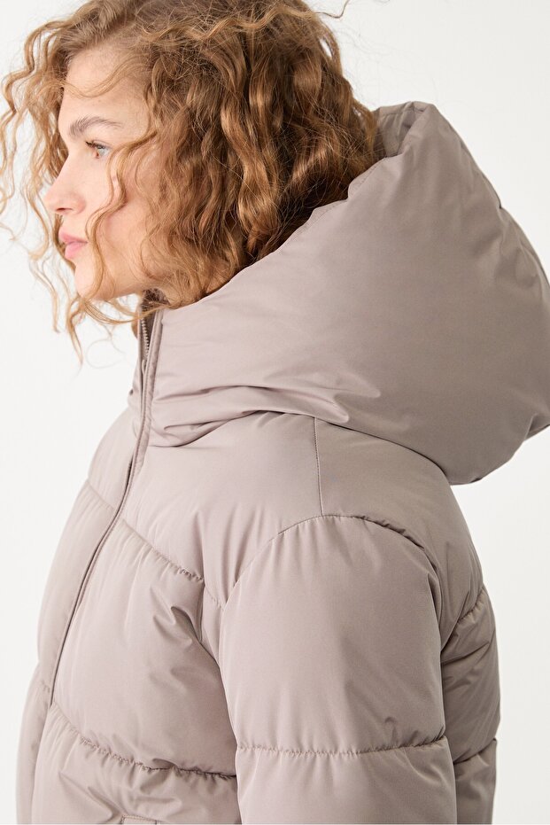 Basic kapüşonlu şişme mont - 1