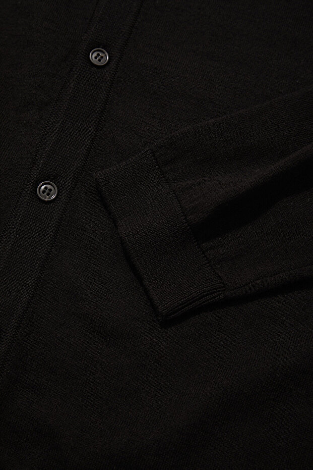 SİYAH GÖMLEK - 4