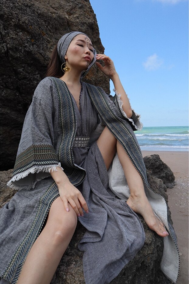 Tarsus Kilim Bordered Bohemian Design Kaftan Black / Ethnic Kimono