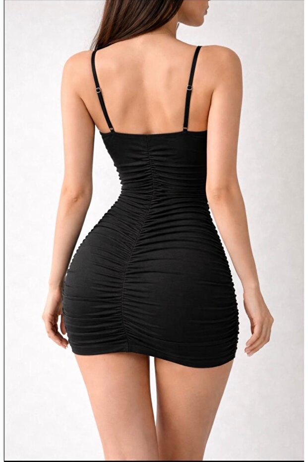 Siyah Göğüs Dekolteli Mini Elbise - 3