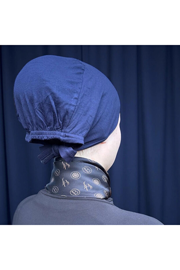 غطاء محرك السيارة مربوط ومخيط - 4