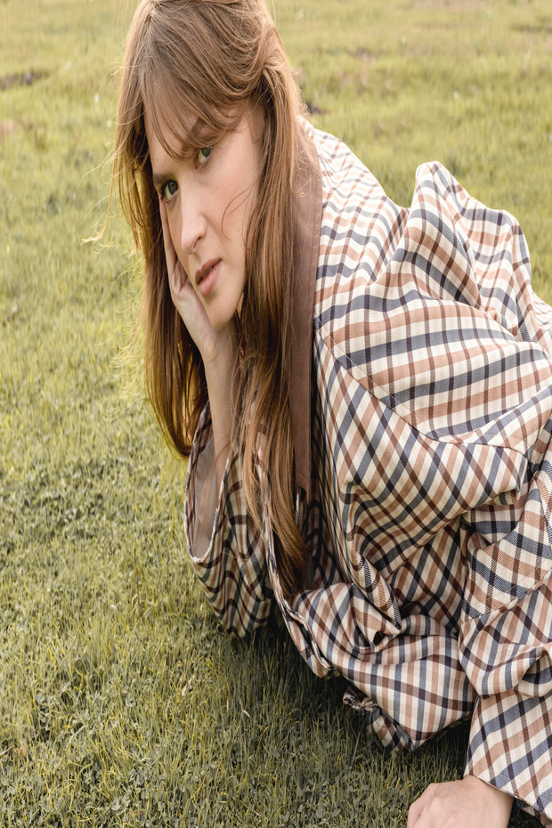 سترة من جلد الغزال بنمط منقوش O قصة فضفاضة - 3