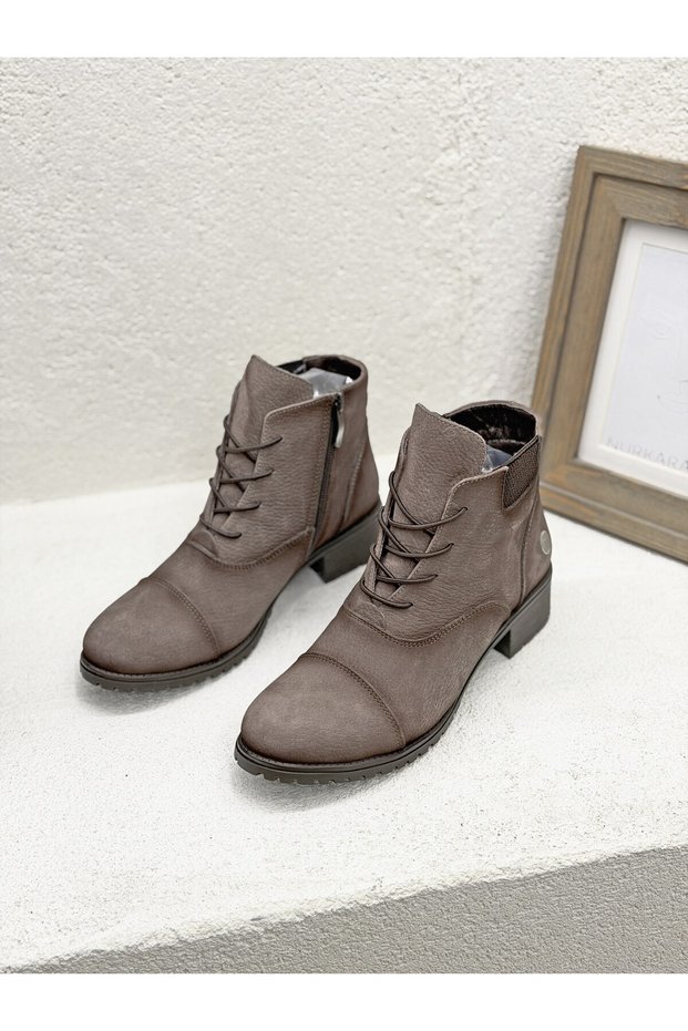 D25Kb-1645 Genuine Leather Boots with Rubber Laces for Women