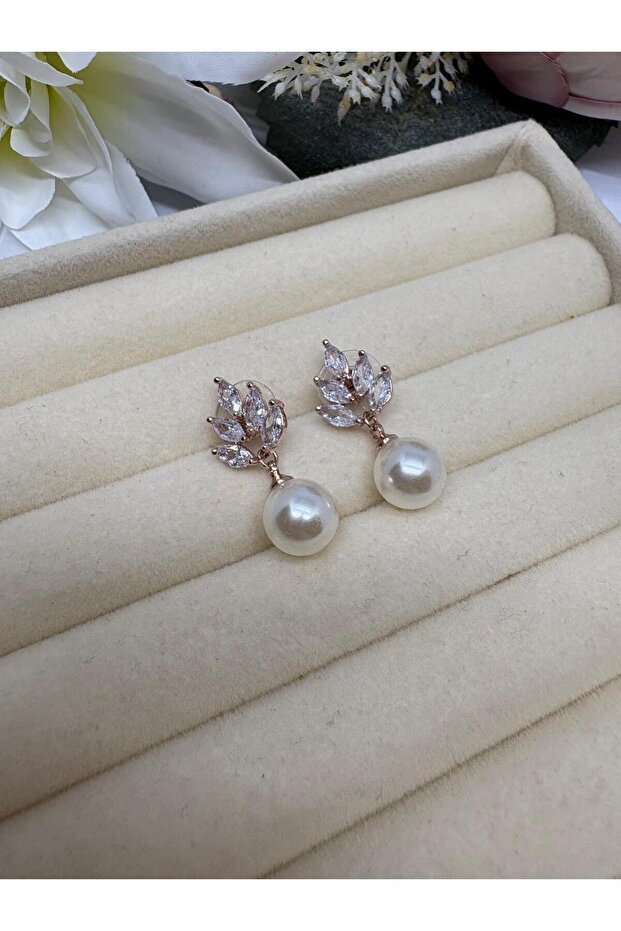 Elegant Pearl Model Sparkling Earrings with Zircon Stone