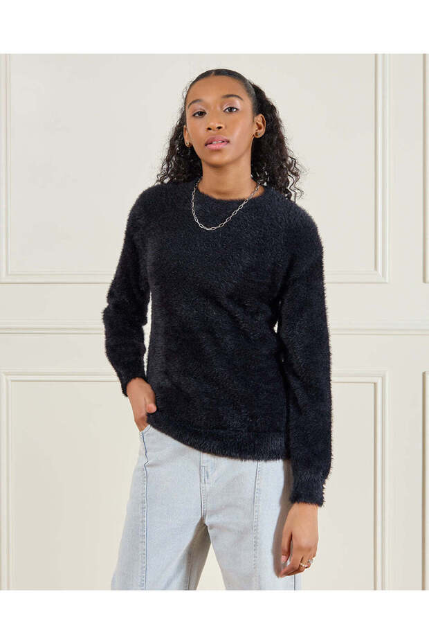 Senior Girls Black Fur Pullover