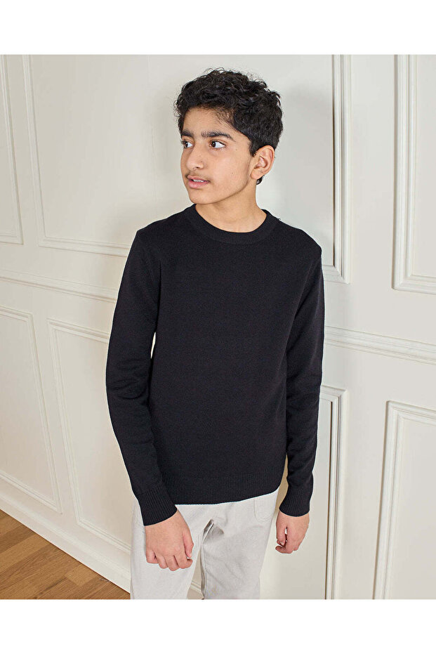 Senior Boys Black Solid Sweater - 5
