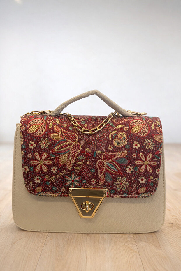 Women's Bag with Patterned Cover and Chain Detail