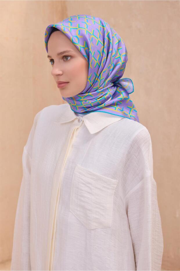 وشاح حريري بنمط مونوغرام 4102D تويل - 2