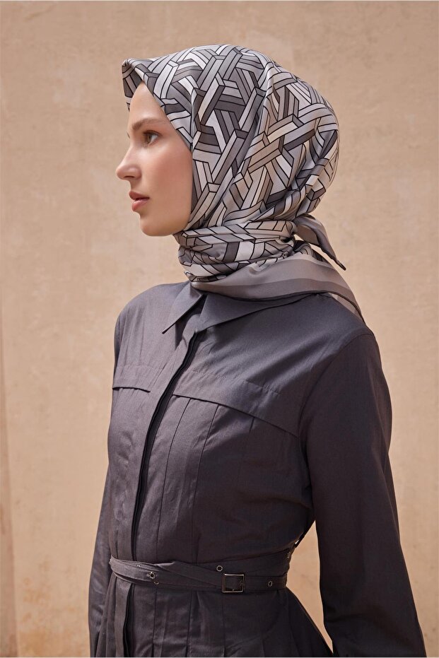 وشاح حريري بنمط هندسي 4119D تويل - 2