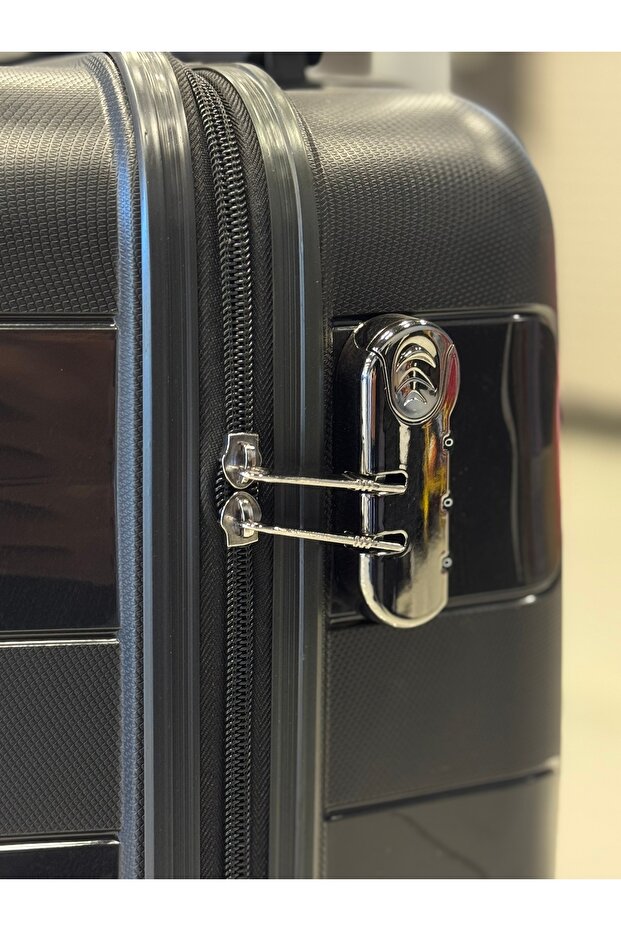 KABİN BOY VALİZ - 8