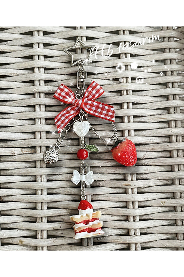 فراولة 🍓 سلسلة مفاتيح ساحرة ✨ حزام الهاتف