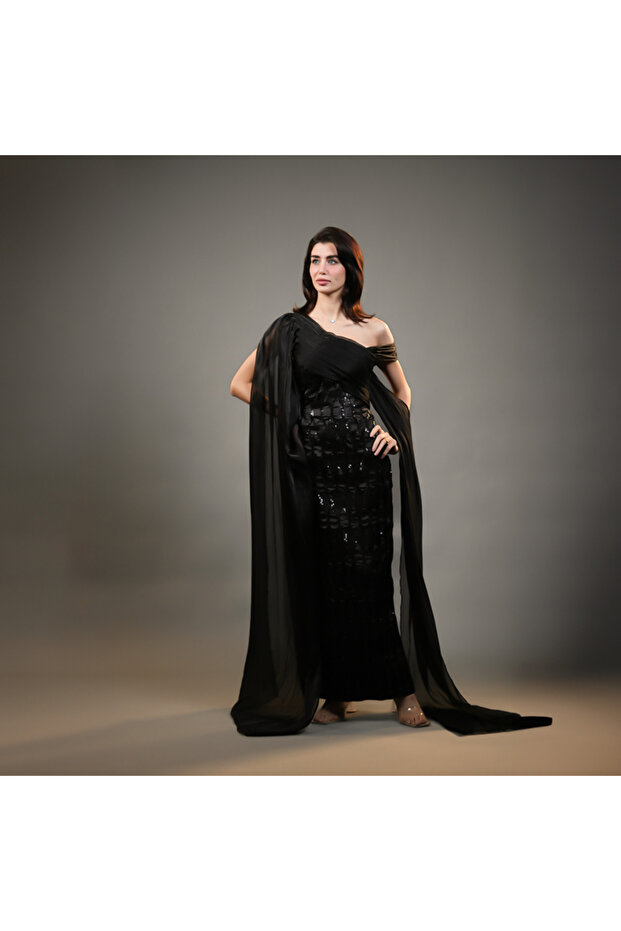 فستان سهرة طويل مع شال