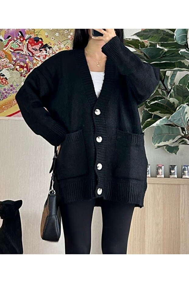 Buttoned Knitwear Cardigan with Pocket Detail