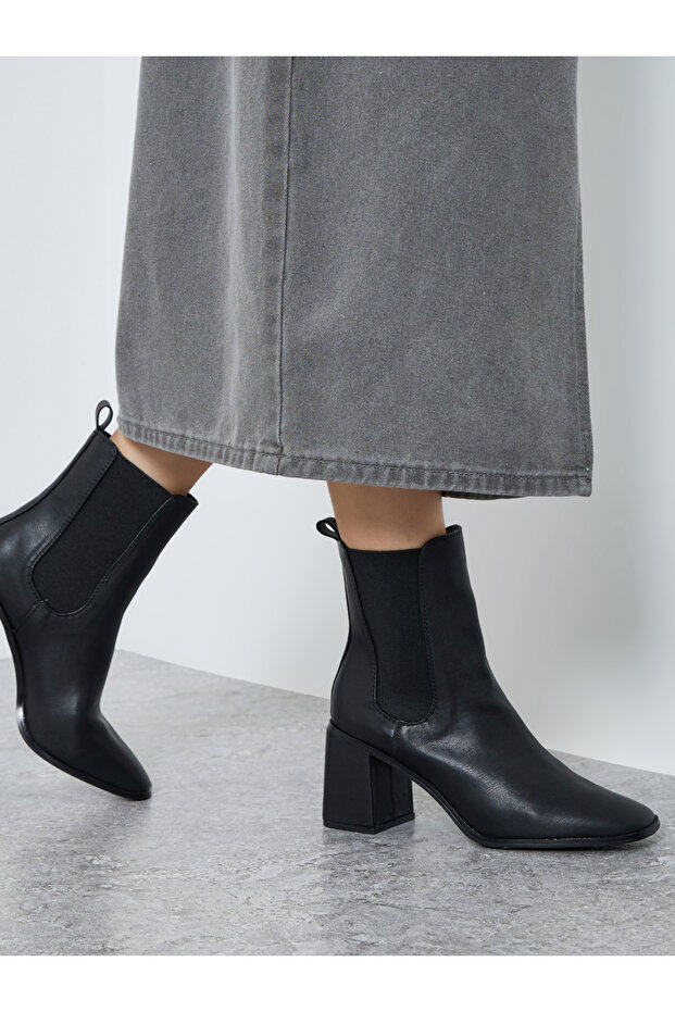 Women Black Block Heel Chelsea Boots
