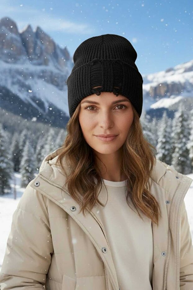 Special Design Knitted Black Women's Beret