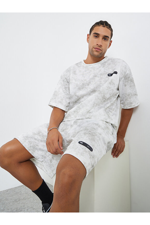 Men Grey Oversized Tie-Dye Print T-Shirt and Shorts Co-Ords