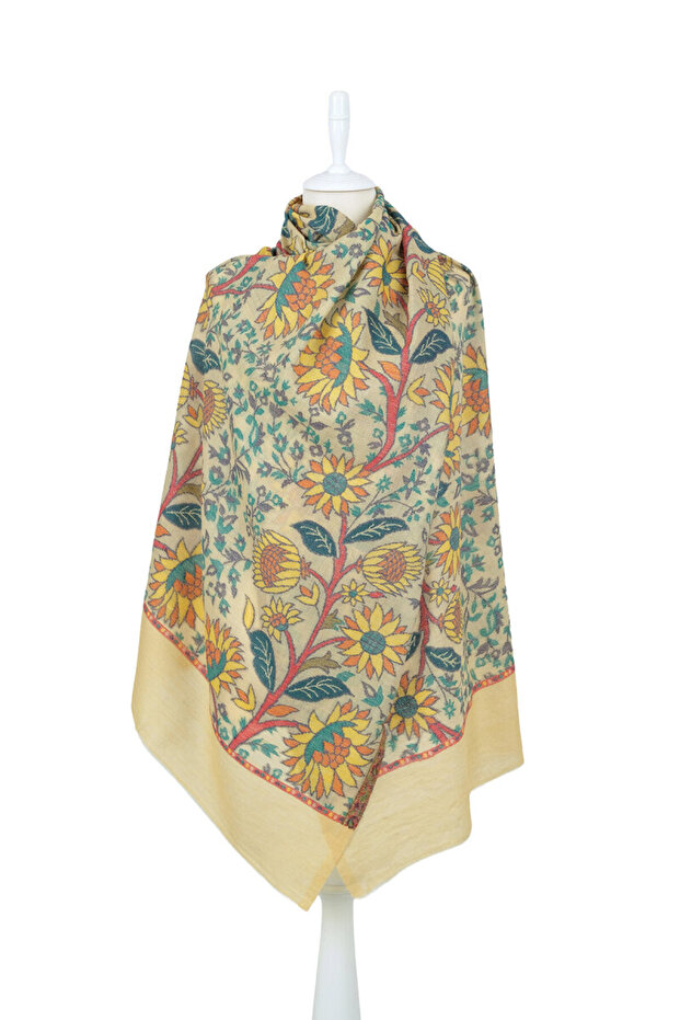 شال صوف منقوش باللون البيج - 1