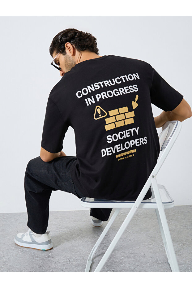 Men Black Slogan Print Oversized T-Shirt