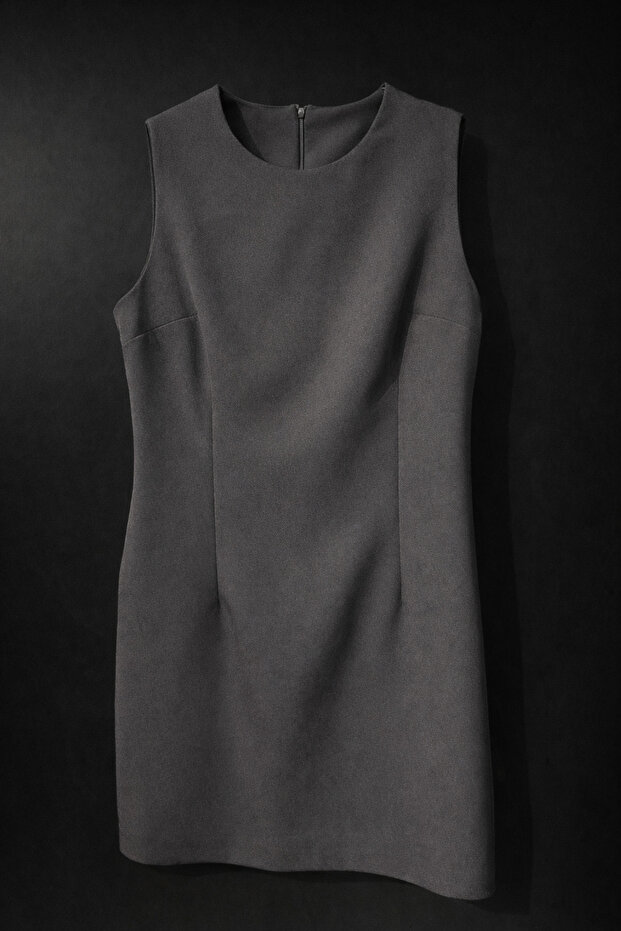 Kolsuz Düz Dar Elbise - 2