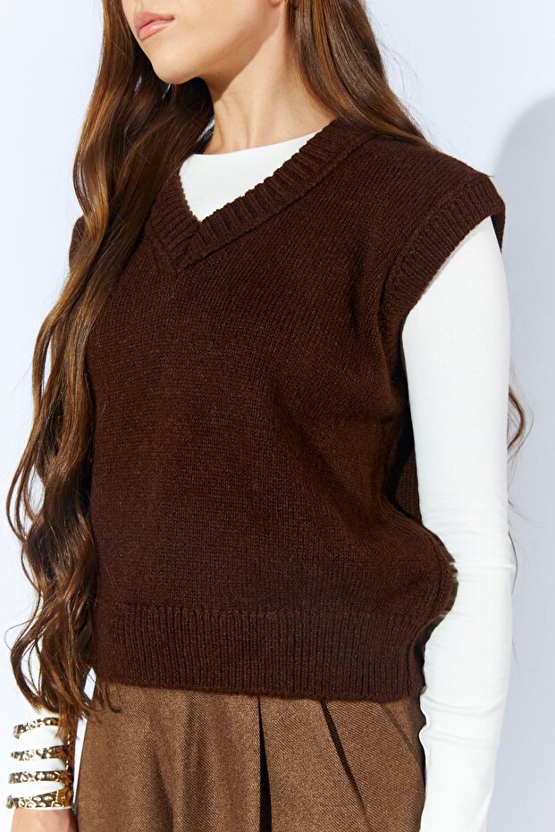 Kadın Kahve V Yakalı Basic Süveter - 5