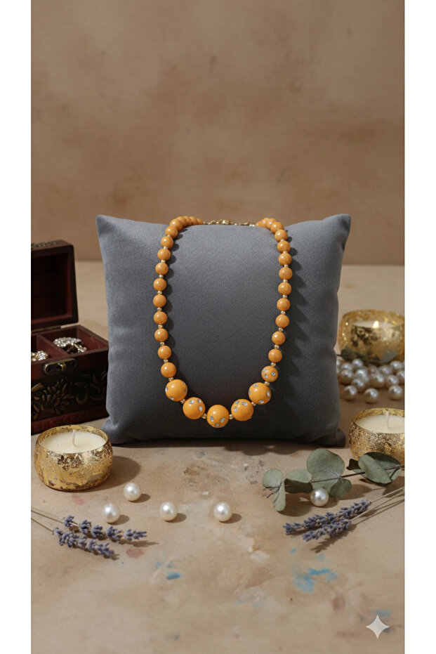 A Quality Big Beaded Acrylic Design Women Necklace