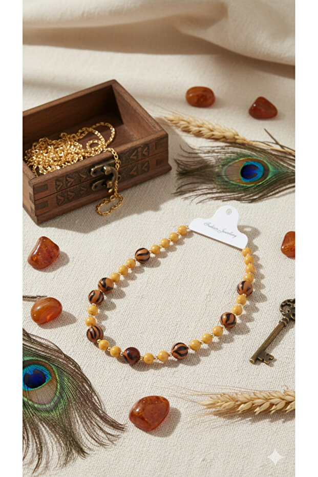 A Quality Big Beaded Acrylic Design Women Necklace