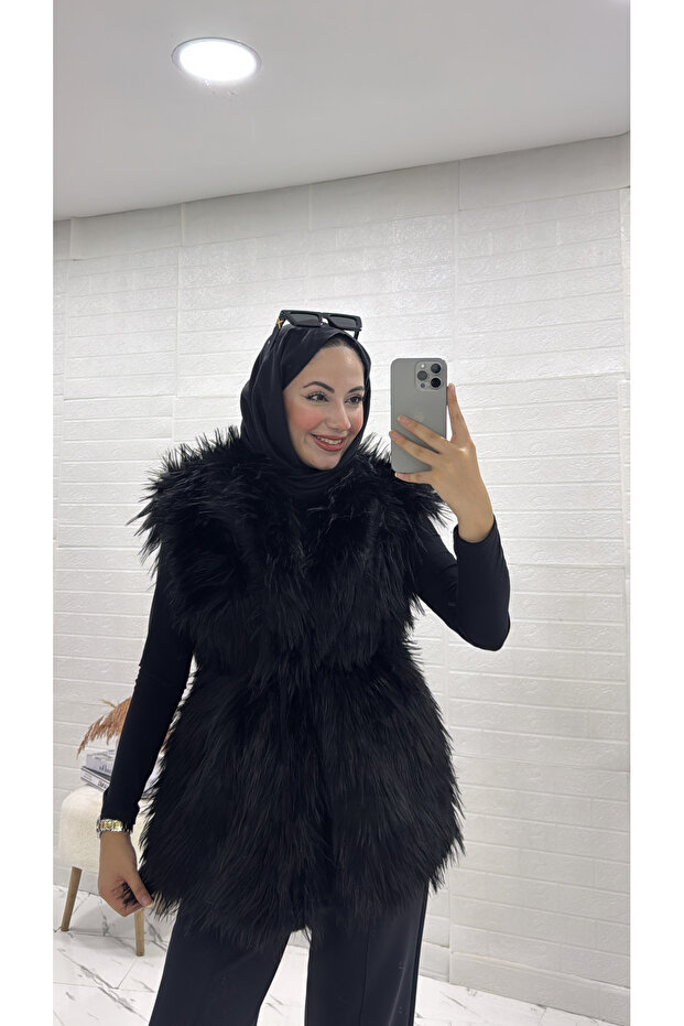 ASTARLI SİYAH KÜRK YELEK - 1