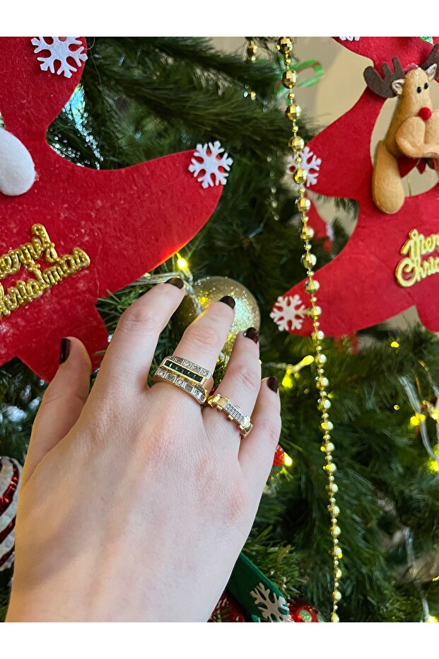 Gold Ring with Green Stone Detail
