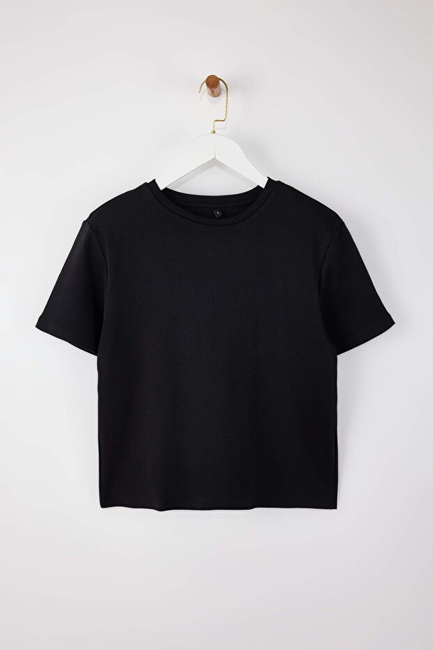 Wardrobe Essentials-Siyah Regular/Normal Kalıp Vatkalı Örme T-Shirt TWOSS26TS00005 - 5