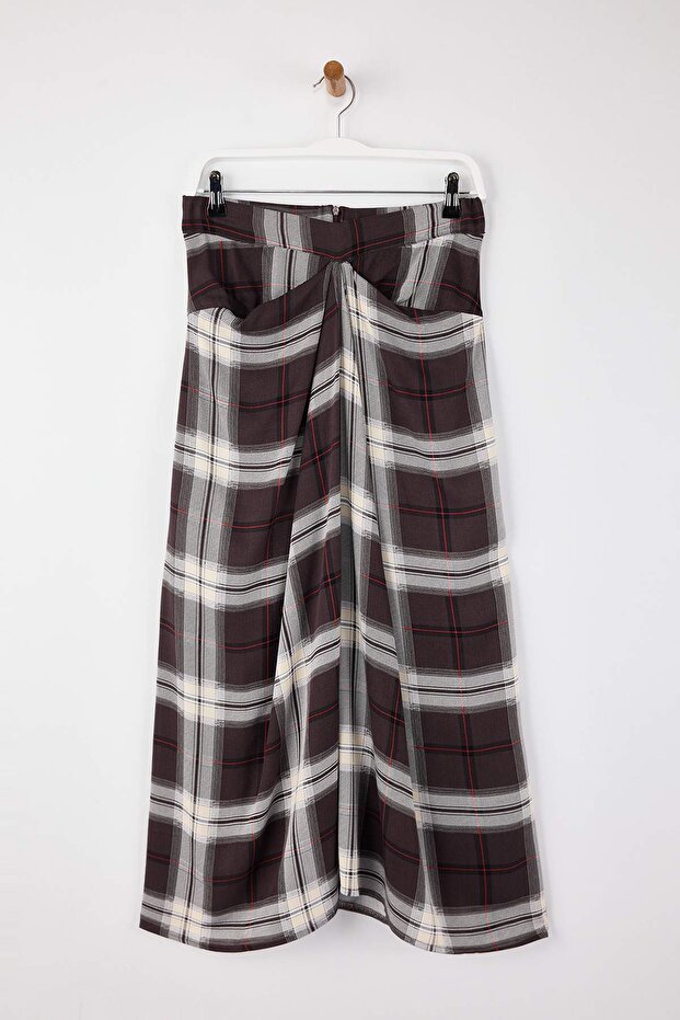 Brązowa spódnica maxi z detalami w pasie TWOAW26ET00159 - 5