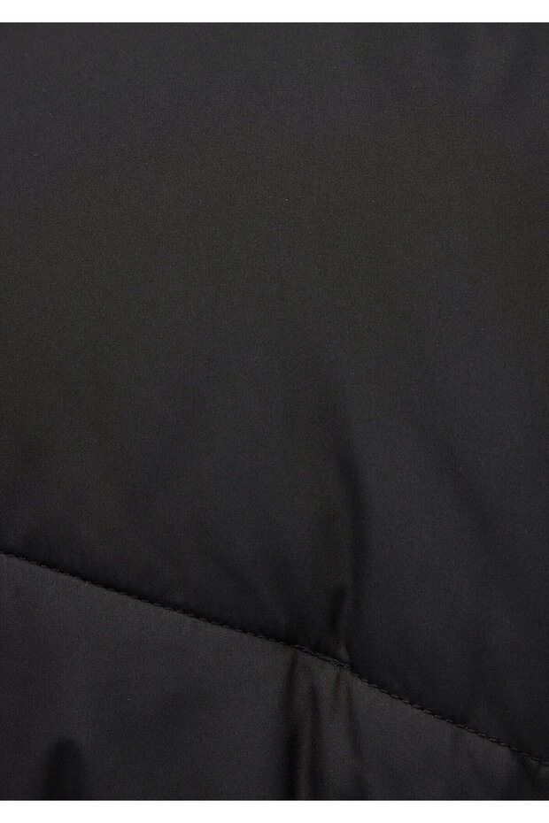 Kapucnis fekete pufferkabát 1110045 -900 - 7