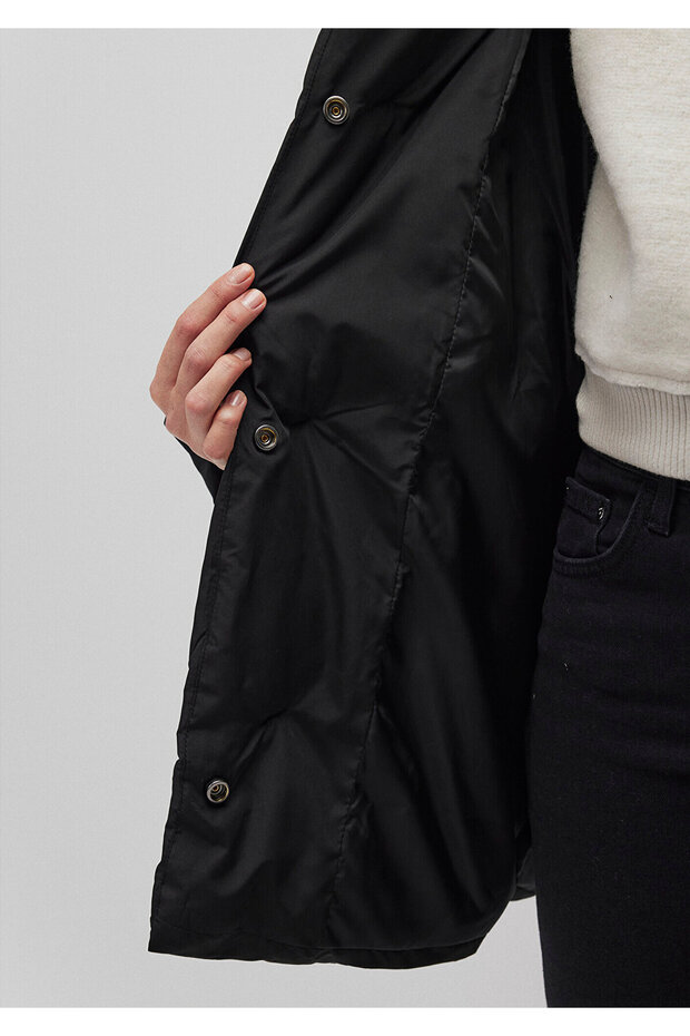 Kapucnis fekete pufferkabát 1110045 -900 - 6