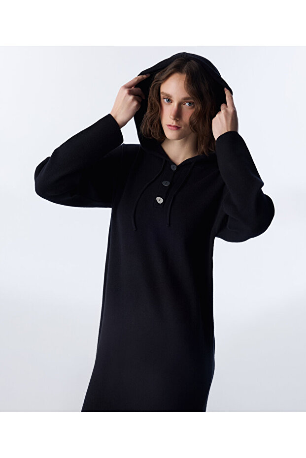 KAPÜŞONLU ELBİSE - 1