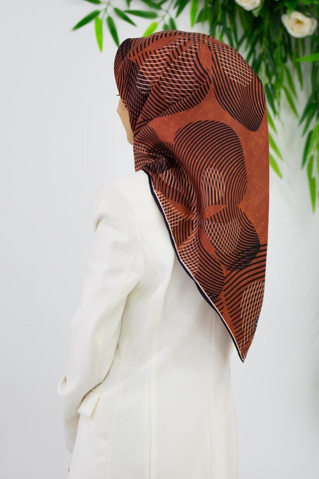 100% Twill Silk Striped Flower Pattern Tile - Black Colored 90X90 Scarf Planting Shape: Hand Sewing