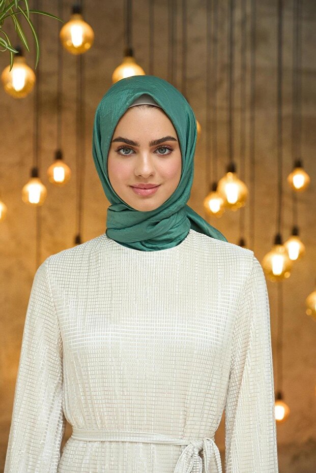 وشاح من الفوال بنمط عادي، وشاح حريري من الفوال باللون الأخضر الصنوبري - 10100-31