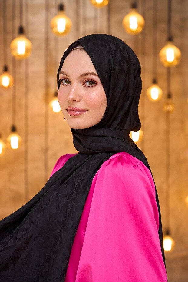 مجموعة صيف سايمز ساتشل من الجاكار الحريري باللون الأسود 9014-13