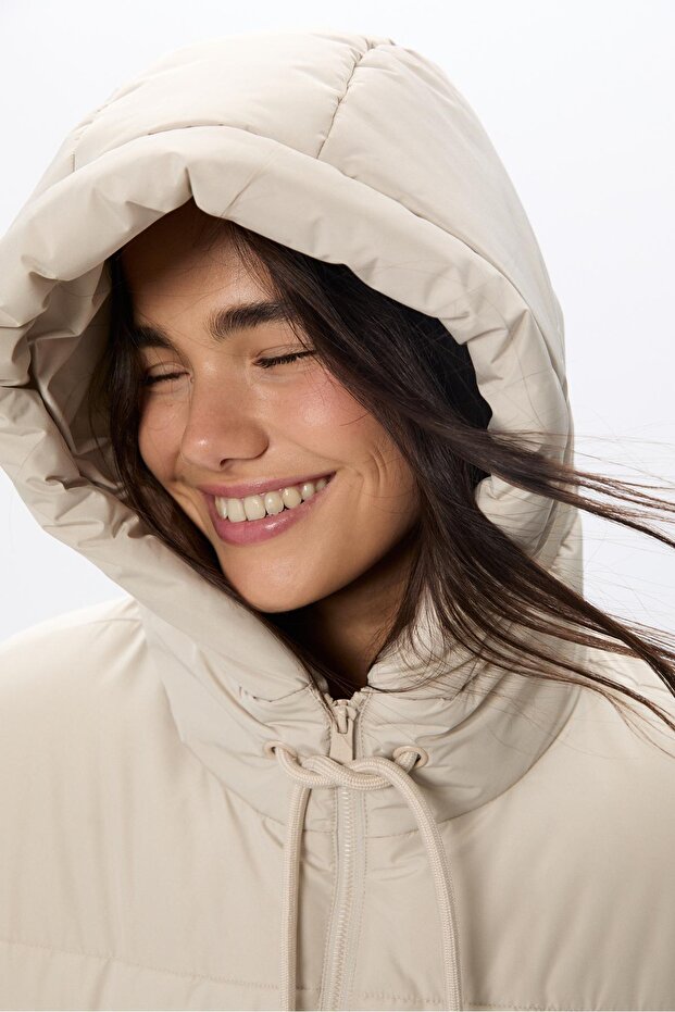 Oversize Kapüşonlu Kapitone Mont - 3