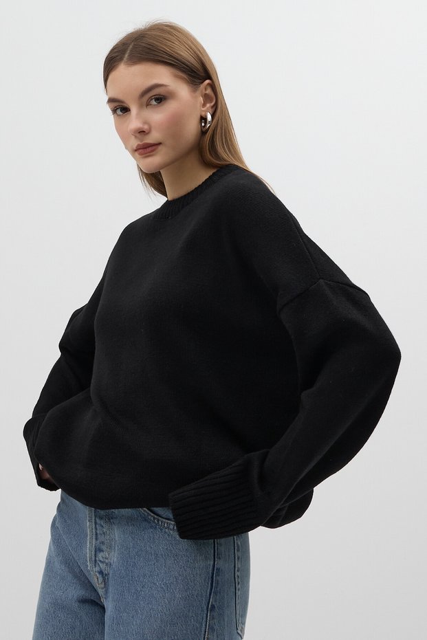 Black Crew Neck Oversized Women's Sweater 2450
