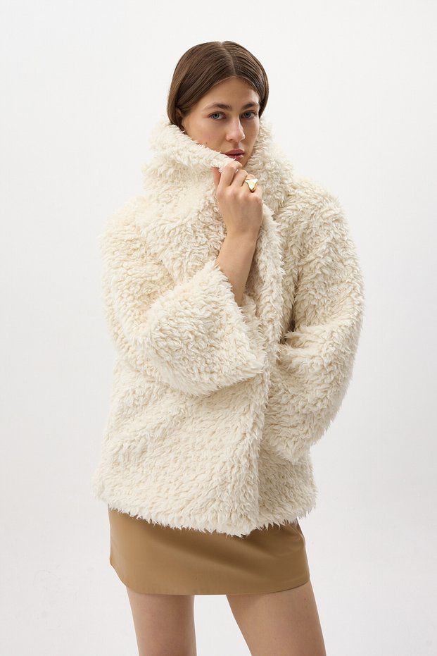 Ecru Snap Fastener Plush Women's Coat 8471