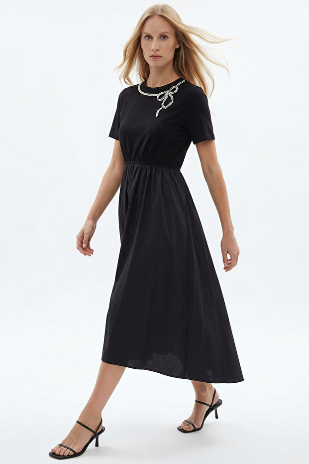 Yakası İşlemeli Maxi Elbise - 5