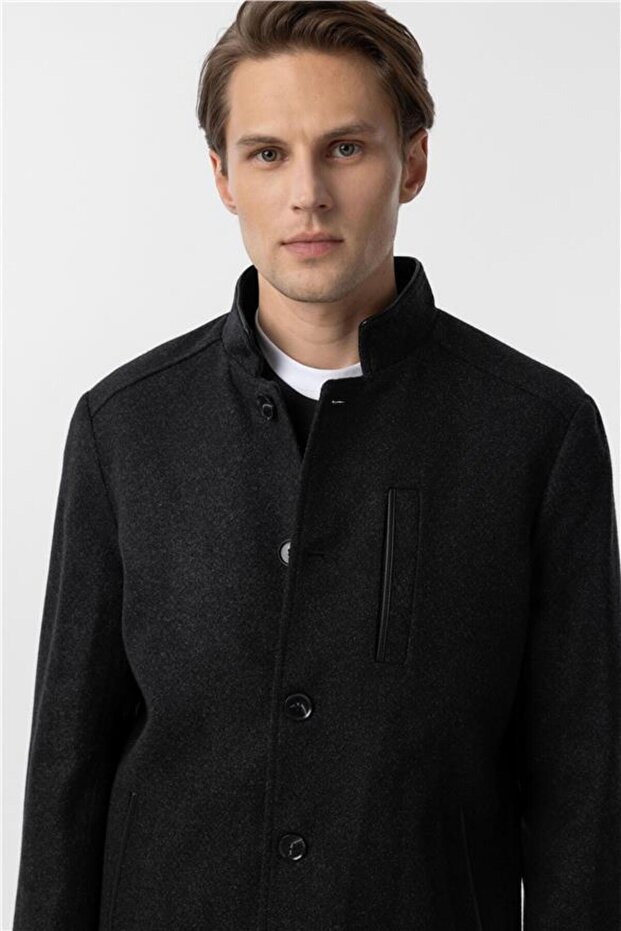 Siyah Regular Düz Hakim Yaka Kaban - 4