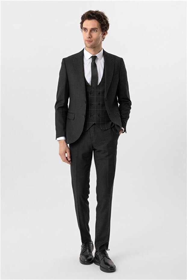 بدلة سوداء منقوشة بقصة ضيقة مكونة من 6 قطع - 1