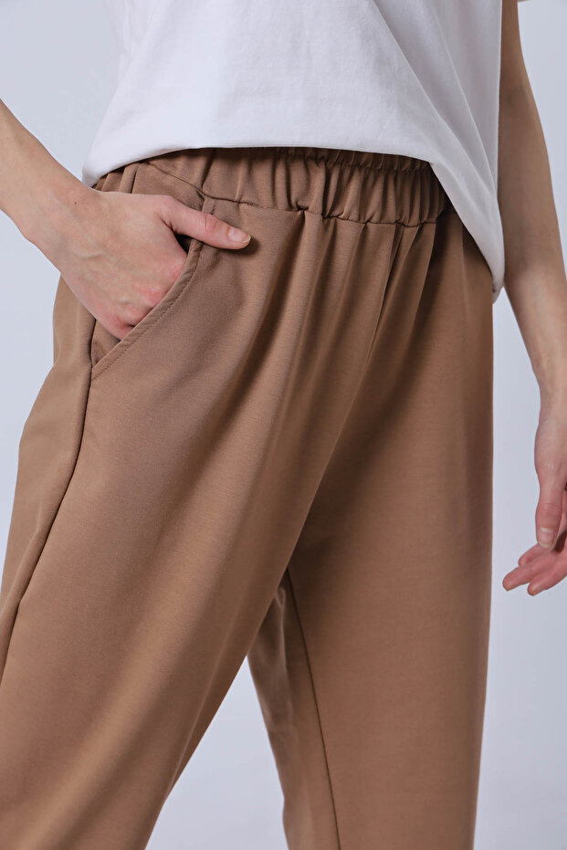 بنطال رياضي قماش قابل للتمدد بأرجل مطاطية - 4