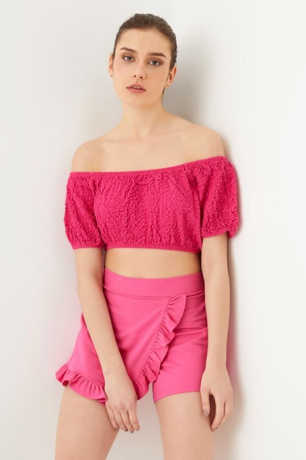بلوزة قصيرة ملفوفة باللون الفوشيا - 2