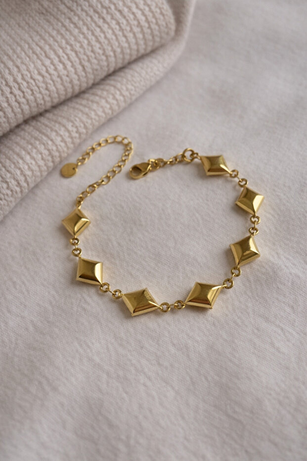 Steel Gold Baklava Form Cassel Bracelet -Does Not Tarnish-